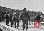 Standbild 187th Airborne Regimental Bekämpfung Team Korea, 1951, aus Sekunde 30 historischem Filmmaterial Videoclip 65675022691