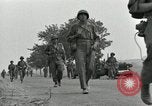 Standbild Französisch in Aix-en-Provence Amerikaner Grüße Aix-en-Provence Frankreich, 1944, aus Sekunde 5 historischem Filmmaterial Videoclip 65675022696