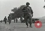 Standbild Französisch in Aix-en-Provence Amerikaner Grüße Aix-en-Provence Frankreich, 1944, aus Sekunde 9 historischem Filmmaterial Videoclip 65675022696