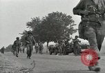 Standbild Französisch in Aix-en-Provence Amerikaner Grüße Aix-en-Provence Frankreich, 1944, aus Sekunde 11 historischem Filmmaterial Videoclip 65675022696