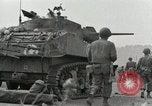 Standbild Französisch in Aix-en-Provence Amerikaner Grüße Aix-en-Provence Frankreich, 1944, aus Sekunde 20 historischem Filmmaterial Videoclip 65675022696