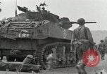 Standbild Französisch in Aix-en-Provence Amerikaner Grüße Aix-en-Provence Frankreich, 1944, aus Sekunde 27 historischem Filmmaterial Videoclip 65675022696