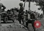 Standbild Französisch in Aix-en-Provence Amerikaner Grüße Aix-en-Provence Frankreich, 1944, aus Sekunde 34 historischem Filmmaterial Videoclip 65675022696