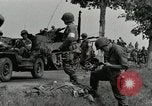 Standbild Französisch in Aix-en-Provence Amerikaner Grüße Aix-en-Provence Frankreich, 1944, aus Sekunde 35 historischem Filmmaterial Videoclip 65675022696