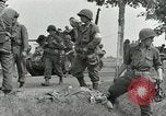 Standbild Französisch in Aix-en-Provence Amerikaner Grüße Aix-en-Provence Frankreich, 1944, aus Sekunde 45 historischem Filmmaterial Videoclip 65675022696
