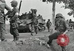 Standbild Französisch in Aix-en-Provence Amerikaner Grüße Aix-en-Provence Frankreich, 1944, aus Sekunde 49 historischem Filmmaterial Videoclip 65675022696