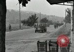 Standbild Französisch in Aix-en-Provence Amerikaner Grüße Aix-en-Provence Frankreich, 1944, aus Sekunde 53 historischem Filmmaterial Videoclip 65675022696