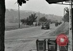 Standbild Französisch in Aix-en-Provence Amerikaner Grüße Aix-en-Provence Frankreich, 1944, aus Sekunde 60 historischem Filmmaterial Videoclip 65675022696
