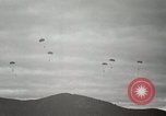 Image 187e régiment des parachutistes de l'équipe de combat Corée, 1951, de la seconde 38 séquences d'archives historiques vidéo 65675022703