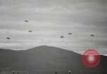 Image 187e régiment des parachutistes de l'équipe de combat Corée, 1951, de la seconde 42 séquences d'archives historiques vidéo 65675022703