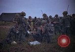 Image 2e bataillon du 173e Airborne Équipe de combat de brigade Vietnam, 1965, de la seconde 32 séquences d'archives historiques vidéo 65675022705