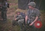 Image 2e bataillon du 173e Airborne Équipe de combat de brigade Vietnam, 1965, de la seconde 46 séquences d'archives historiques vidéo 65675022705