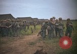 Image 2e bataillon du 173e Airborne Équipe de combat de brigade Vietnam, 1965, de la seconde 54 séquences d'archives historiques vidéo 65675022705