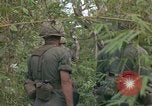 Standbild Army Airborne Operation in Vietnam Krieg Vietnam, 1965, aus Sekunde 36 historischem Filmmaterial Videoclip 65675022707
