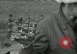 Standbild Rückzug der UN-Truppen Korea nördlich von Kaesong, 1950, aus Sekunde 3 historischem Filmmaterial Videoclip 65675022721