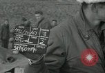 Standbild Rückzug der UN-Truppen Korea nördlich von Kaesong, 1950, aus Sekunde 5 historischem Filmmaterial Videoclip 65675022721