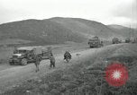 Standbild Rückzug der UN-Truppen Korea nördlich von Kaesong, 1950, aus Sekunde 11 historischem Filmmaterial Videoclip 65675022721