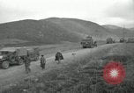 Standbild Rückzug der UN-Truppen Korea nördlich von Kaesong, 1950, aus Sekunde 12 historischem Filmmaterial Videoclip 65675022721