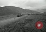 Standbild Rückzug der UN-Truppen Korea nördlich von Kaesong, 1950, aus Sekunde 28 historischem Filmmaterial Videoclip 65675022721