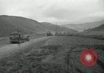 Standbild Rückzug der UN-Truppen Korea nördlich von Kaesong, 1950, aus Sekunde 32 historischem Filmmaterial Videoclip 65675022721