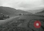 Standbild Rückzug der UN-Truppen Korea nördlich von Kaesong, 1950, aus Sekunde 34 historischem Filmmaterial Videoclip 65675022721