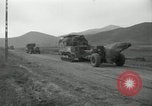 Standbild Rückzug der UN-Truppen Korea nördlich von Kaesong, 1950, aus Sekunde 48 historischem Filmmaterial Videoclip 65675022721