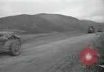Standbild Rückzug der UN-Truppen Korea nördlich von Kaesong, 1950, aus Sekunde 53 historischem Filmmaterial Videoclip 65675022721