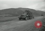 Standbild Rückzug der UN-Truppen Korea nördlich von Kaesong, 1950, aus Sekunde 62 historischem Filmmaterial Videoclip 65675022721