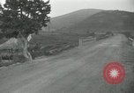 Standbild Rückzug der UN-Truppen Korea nördlich von Kaesong, 1950, aus Sekunde 9 historischem Filmmaterial Videoclip 65675022722