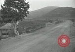 Standbild Rückzug der UN-Truppen Korea nördlich von Kaesong, 1950, aus Sekunde 13 historischem Filmmaterial Videoclip 65675022722