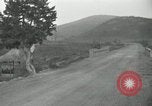 Standbild Rückzug der UN-Truppen Korea nördlich von Kaesong, 1950, aus Sekunde 14 historischem Filmmaterial Videoclip 65675022722