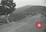 Standbild Rückzug der UN-Truppen Korea nördlich von Kaesong, 1950, aus Sekunde 15 historischem Filmmaterial Videoclip 65675022722
