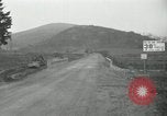 Standbild Rückzug der UN-Truppen Korea nördlich von Kaesong, 1950, aus Sekunde 19 historischem Filmmaterial Videoclip 65675022722