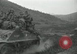 Standbild Rückzug der UN-Truppen Korea nördlich von Kaesong, 1950, aus Sekunde 22 historischem Filmmaterial Videoclip 65675022722