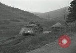 Standbild Rückzug der UN-Truppen Korea nördlich von Kaesong, 1950, aus Sekunde 31 historischem Filmmaterial Videoclip 65675022722