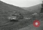 Standbild Rückzug der UN-Truppen Korea nördlich von Kaesong, 1950, aus Sekunde 32 historischem Filmmaterial Videoclip 65675022722