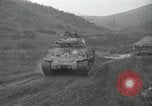 Standbild Rückzug der UN-Truppen Korea nördlich von Kaesong, 1950, aus Sekunde 40 historischem Filmmaterial Videoclip 65675022722
