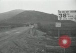 Standbild Rückzug der UN-Truppen Korea nördlich von Kaesong, 1950, aus Sekunde 60 historischem Filmmaterial Videoclip 65675022722
