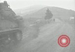 Standbild Rückzug der US-Truppen Korea nördlich von Kaesong, 1950, aus Sekunde 9 historischem Filmmaterial Videoclip 65675022723