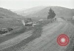 Standbild Rückzug der US-Truppen Korea nördlich von Kaesong, 1950, aus Sekunde 10 historischem Filmmaterial Videoclip 65675022723