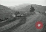 Standbild Rückzug der US-Truppen Korea nördlich von Kaesong, 1950, aus Sekunde 12 historischem Filmmaterial Videoclip 65675022723