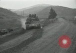 Standbild Rückzug der US-Truppen Korea nördlich von Kaesong, 1950, aus Sekunde 16 historischem Filmmaterial Videoclip 65675022723