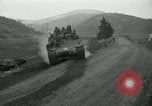 Standbild Rückzug der US-Truppen Korea nördlich von Kaesong, 1950, aus Sekunde 17 historischem Filmmaterial Videoclip 65675022723