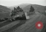 Standbild Rückzug der US-Truppen Korea nördlich von Kaesong, 1950, aus Sekunde 18 historischem Filmmaterial Videoclip 65675022723