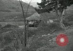 Standbild Rückzug der US-Truppen Korea nördlich von Kaesong, 1950, aus Sekunde 22 historischem Filmmaterial Videoclip 65675022723