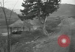 Standbild Rückzug der US-Truppen Korea nördlich von Kaesong, 1950, aus Sekunde 26 historischem Filmmaterial Videoclip 65675022723