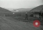 Standbild Rückzug der US-Truppen Korea nördlich von Kaesong, 1950, aus Sekunde 31 historischem Filmmaterial Videoclip 65675022723