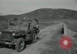 Standbild Rückzug der US-Truppen Korea nördlich von Kaesong, 1950, aus Sekunde 33 historischem Filmmaterial Videoclip 65675022723