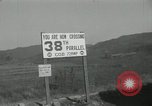 Standbild Rückzug der US-Truppen Korea nördlich von Kaesong, 1950, aus Sekunde 44 historischem Filmmaterial Videoclip 65675022723
