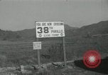 Standbild Rückzug der US-Truppen Korea nördlich von Kaesong, 1950, aus Sekunde 48 historischem Filmmaterial Videoclip 65675022723